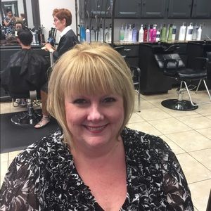 Meet your Posher, Debbie